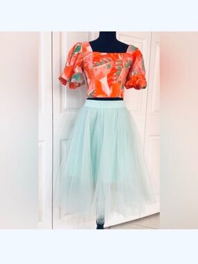 RUE 21 ~ Women’s elastic waist partially lined green tulle skirt size M